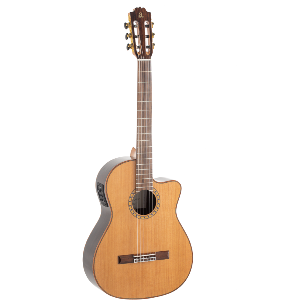 Admira CROSSOVER CON FISHMAN CLASSICA III