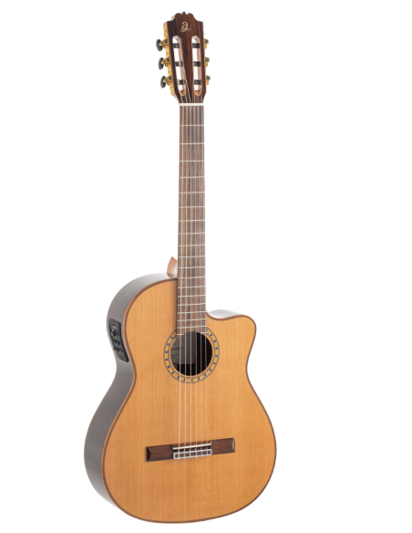 Admira CROSSOVER CON FISHMAN CLASSICA III