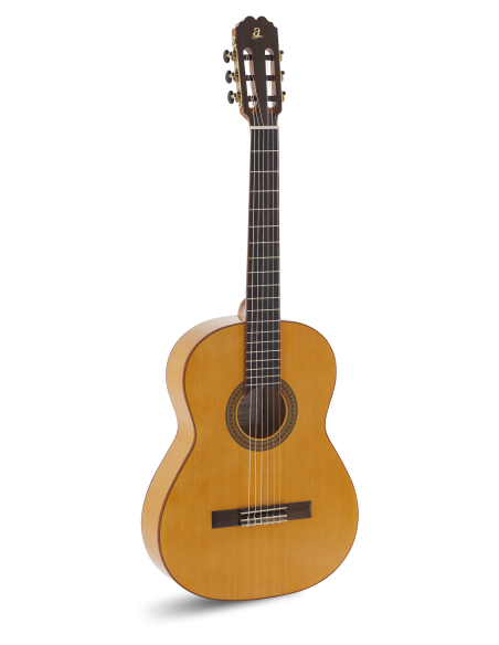 Admira GUITARRA TRIANA